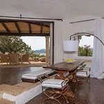別荘 Roccia Di Volpe By Interhome *